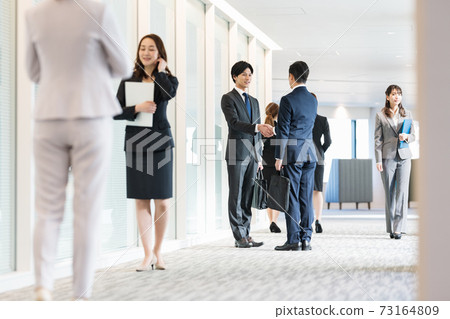 商人握手“ LINK森林” 73164809