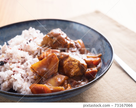 Mackerel canned curry rice millet rice Mackerel canned curry rice millet rice 73167066