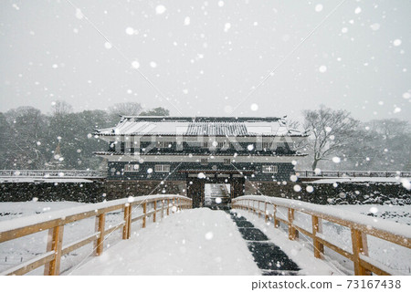 Kanazawa Castle, where the snow dances Kanazawa Castle, where the snow dances 73167438
