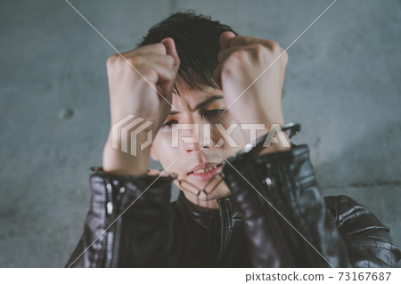 apprehension, handcuff, male 73167687