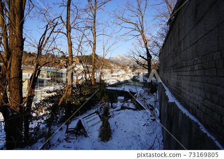 Jeongneunggol. Snowy scenery. Alley. In winter 73169805