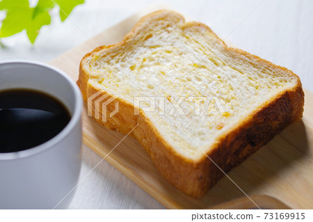 Coffee and orange bread 73169915