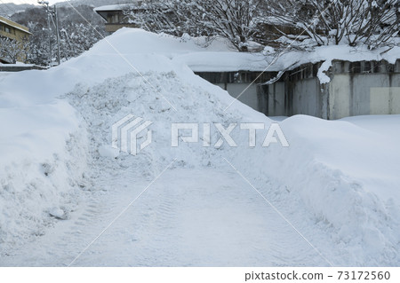 積雪已被清除的風景 積雪已被清除的風景 73172560