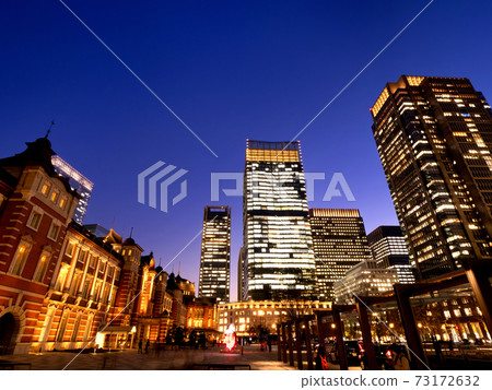 東京丸之內/商業區的黃昏 73172632