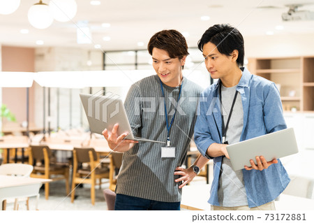辦公室商人新正常商務電腦工程師 73172881