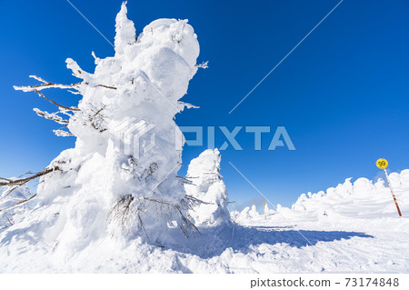 山形縣的冰與藍天山形縣山形市 73174848