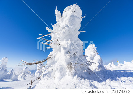 山形縣的冰與藍天山形縣山形市 73174850