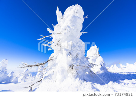 山形縣的冰與藍天山形縣山形市 73174851