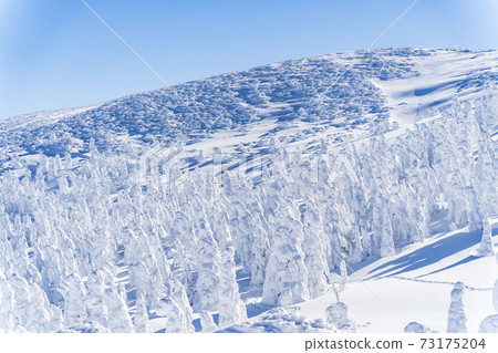 山形縣的冰與藍天山形縣山形市 73175204