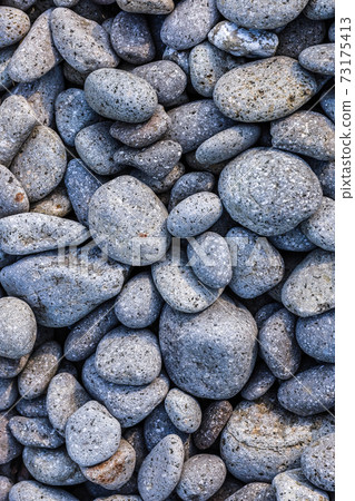 One side of the boulder One side of the boulder 73175413