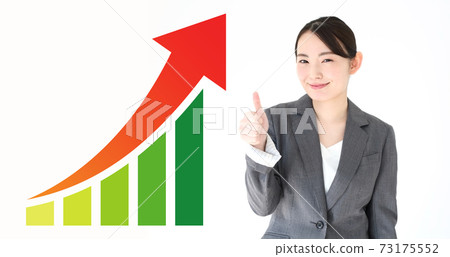 Image of female office worker who introduces and appeals the increase in grades 73175552