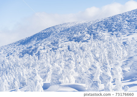 山形縣的冰與藍天山形縣山形市 73176660