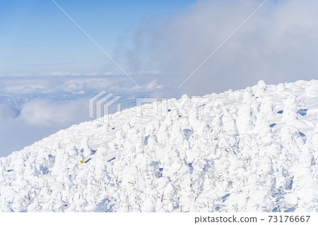 山形縣的冰與藍天山形縣山形市 73176667