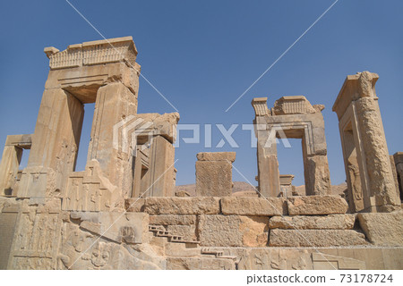 Ruins gate of Persepolis in Shiraz, Iran Ruins gate of Persepolis in Shiraz, Iran 73178724