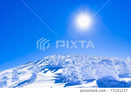 山形縣的冰與藍天山形縣山形市 73181237