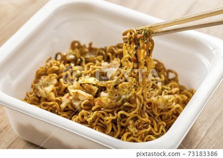 Instant fried noodles Cup fried noodles Instant fried noodles Cup fried noodles 73183386
