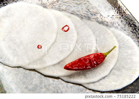 Senmaizuke of radish 73185222