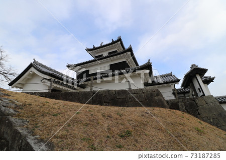 從福島縣白川市地震中恢復的小峰城堡 從福島縣白川市地震中恢復的小峰城堡 73187285