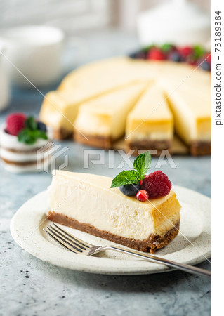 Classic New York cheesecake Classic New York cheesecake 73189384