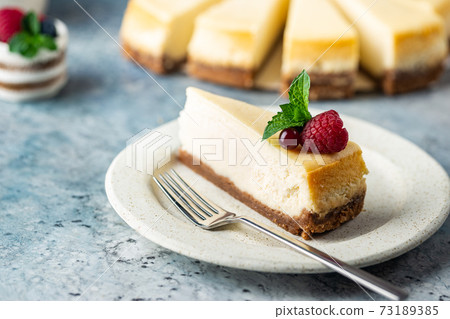 Classic New York cheesecake Classic New York cheesecake 73189385