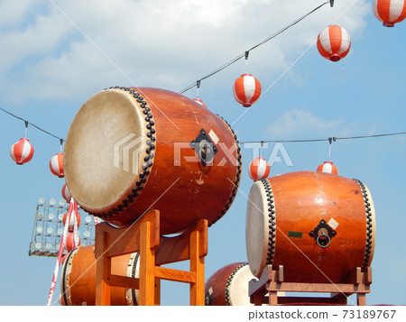 SHAH ALAM, MALAYSIA - JULY 22, 2017: Japanese drum on stage during the celebration of Bon Odori IN Malaysia SHAH ALAM, MALAYSIA - JULY 22, 2017: Japanese drum on stage during the celebration of Bon Odori IN Malaysia 73189767