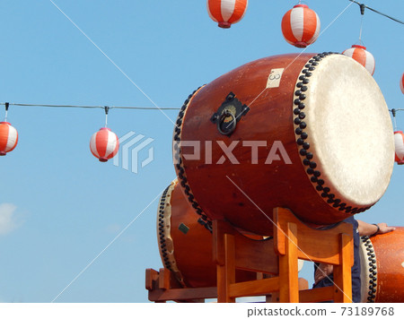 SHAH ALAM, MALAYSIA - JULY 22, 2017: Japanese drum on stage during the celebration of Bon Odori IN Malaysia SHAH ALAM, MALAYSIA - JULY 22, 2017: Japanese drum on stage during the celebration of Bon Odori IN Malaysia 73189768