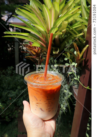iced tea ,milk tea or thai tea or Thai tea 73191084