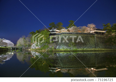 South turret and middle turret from Sakurauchi moat at night in Matsue Castle, Shimane Prefecture South turret and middle turret from Sakurauchi moat at night in Matsue Castle, Shimane Prefecture 73196725