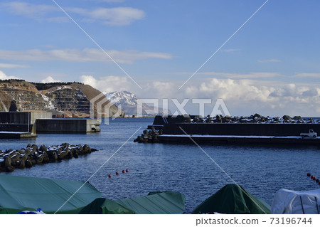 冬季拍攝北海道函館市江山町平浦漁港的雪景 照片素材 圖片 圖庫