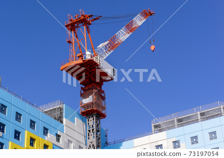 起重機在建建築 起重機在建建築 73197054