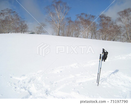 Snowfields that have been stocked by snowshoe hiking in Kamikochi 73197790
