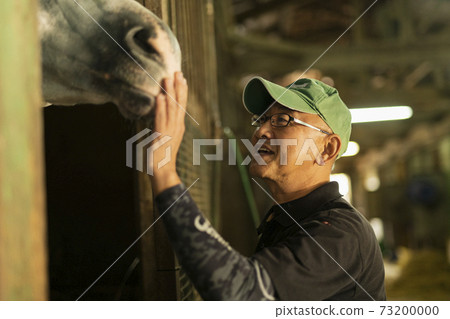 一個男人養一匹馬 一個男人養一匹馬 73200000