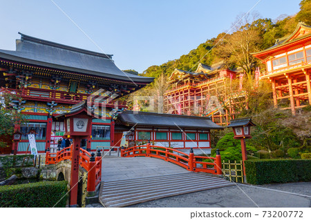 Yutoku Inari Shrine at Dawn (New Year) 73200772