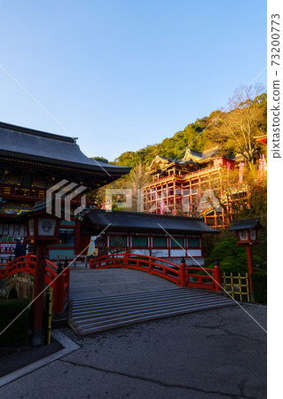 湯德稻荷神社在黎明（新年） 73200773