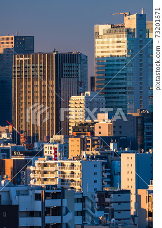 《東京》東京市中心的曙光・辦公區和住宅區 73201871