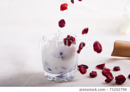 Milk cranberry Milk cranberry 73202790