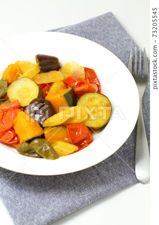 料理鼠王》，煮沸多彩的夏季蔬菜 73205545