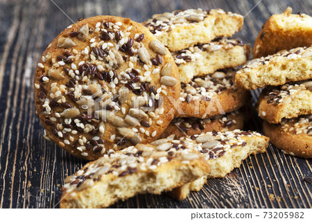 oatmeal-wheat cookies oatmeal-wheat cookies 73205982