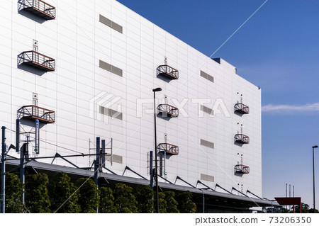 Large warehouse 73206350