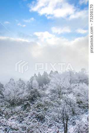 Shiso 50 Famous Mountains Snow-covered Higashiyama (Ueno, Haga-cho, Shiso-shi, Hyogo) * Shooting position in the comment section of the work Shiso 50 Famous Mountains Snow-covered Higashiyama (Ueno, Haga-cho, Shiso-shi, Hyogo) * Shooting position in the comment section of the work 73208170