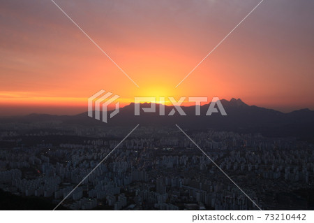Bukhansan, sunset, Bulamsan, top, downtown 73210442
