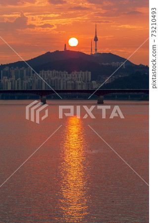 Sunset on the Han River Sunset on the Han River 73210493