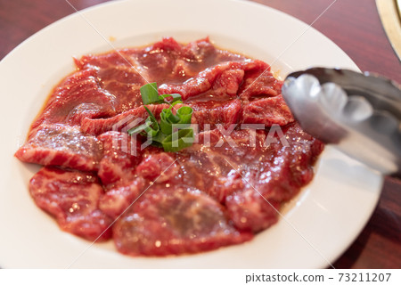 Served with grilled meat Served with grilled meat 73211207