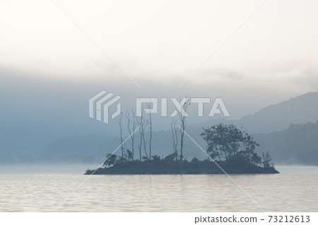 Dumulmeori, Hwangpodobae, Han River, old tree, and Bamseom Island 73212613