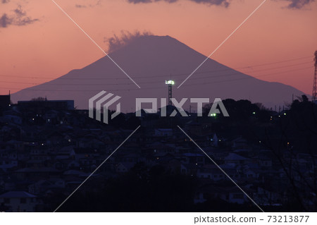 Sunset and Mt. Fuji silhouette seen from Gumyoji Park Sunset and Mt. Fuji silhouette seen from Gumyoji Park 73213877