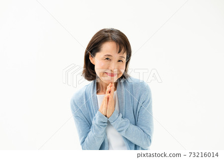 Senior woman request Senior woman request 73216014