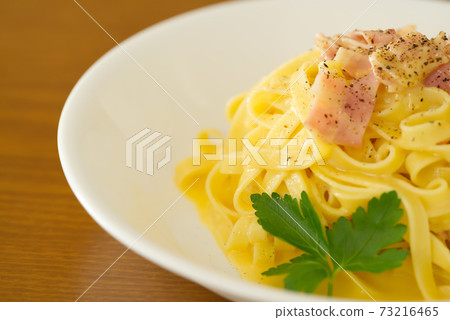 Carbonara在家裡吃午飯 73216465