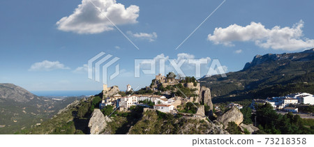 El Castell de Guadalest and surroundings. Spain El Castell de Guadalest and surroundings. Spain 73218358