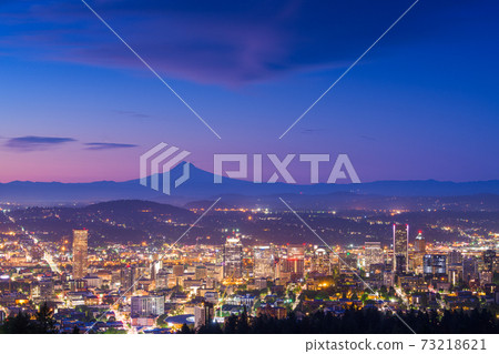 Portland, Oregon, USA skyline at dusk with Mt. Hood 73218621