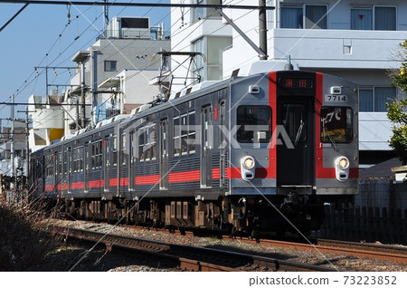 Local trains running between Unoki and Shimomaruko stations on the Tokyu Tamagawa line (7700 series trains) Local trains running between Unoki and Shimomaruko stations on the Tokyu Tamagawa line (7700 series trains) 73223852